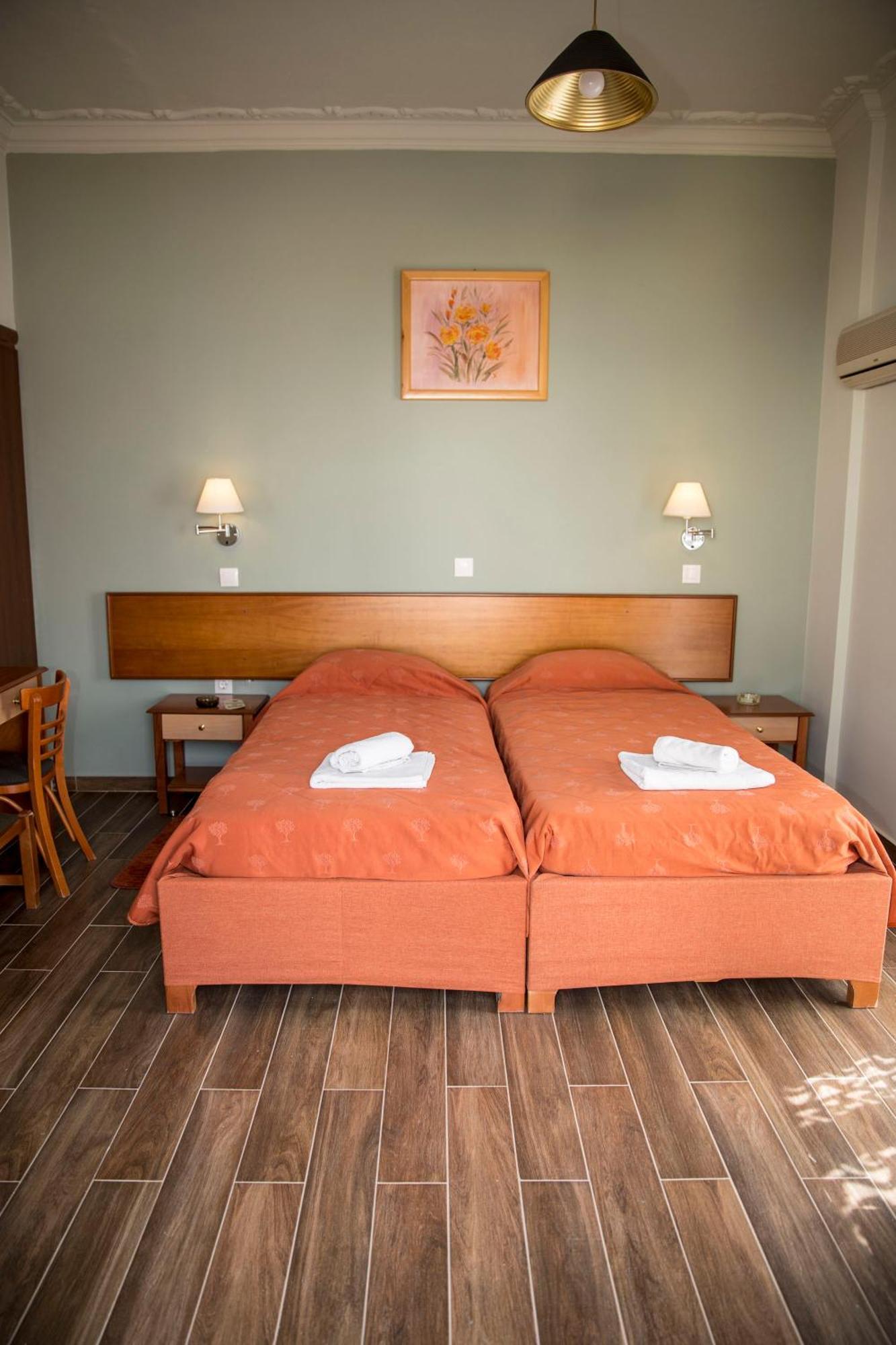 Togias Hotel Aegina Bagian luar foto