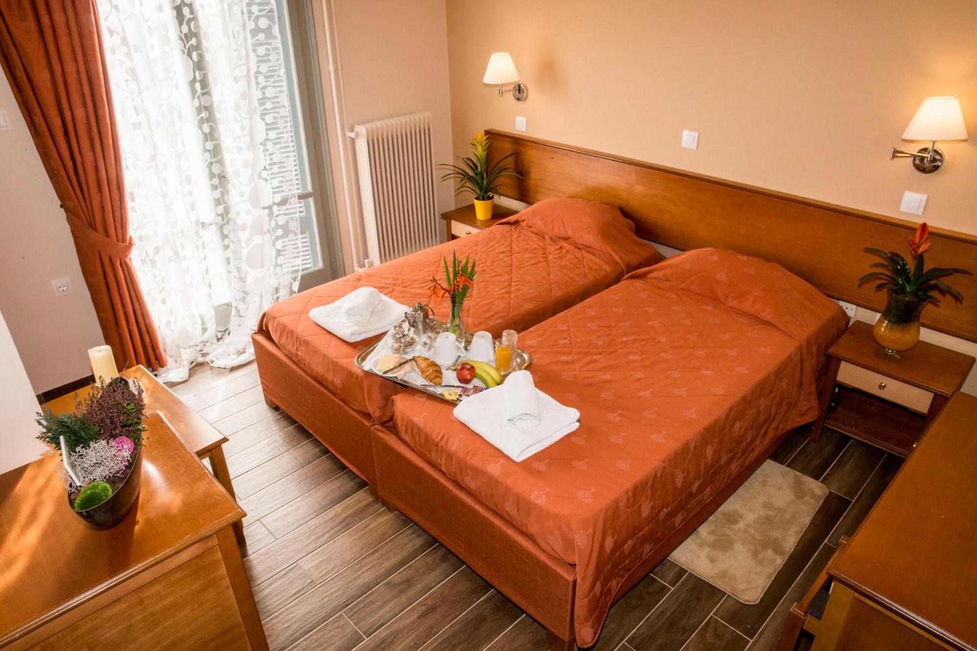 Togias Hotel Aegina Bagian luar foto