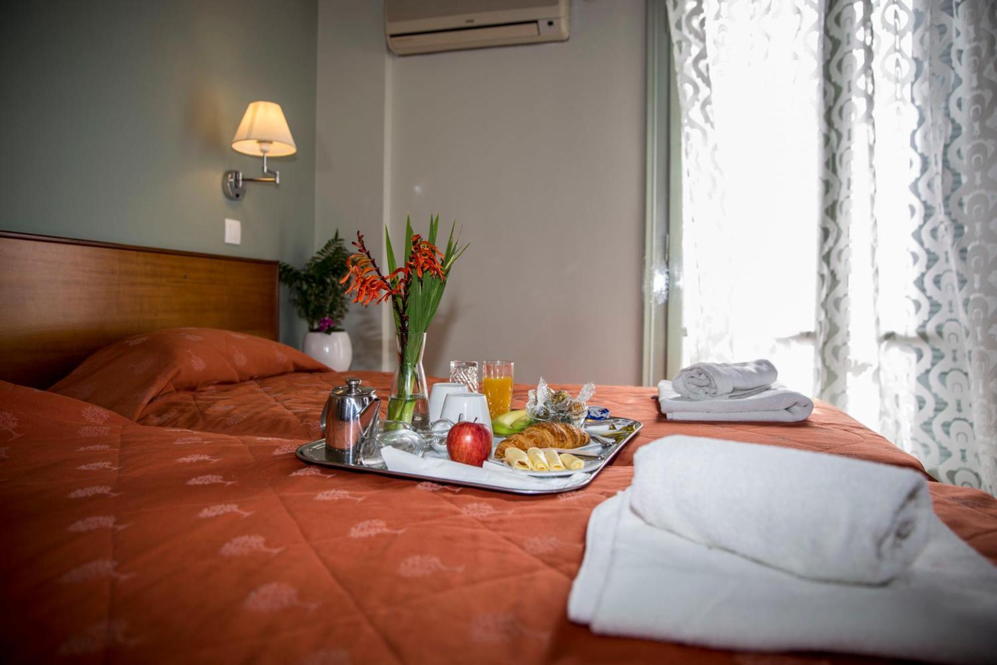 Togias Hotel Aegina Bagian luar foto